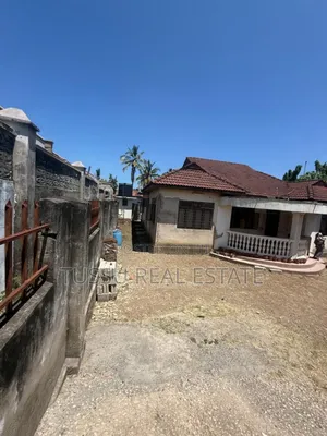 3bdrm House in Mbezibeach for sale