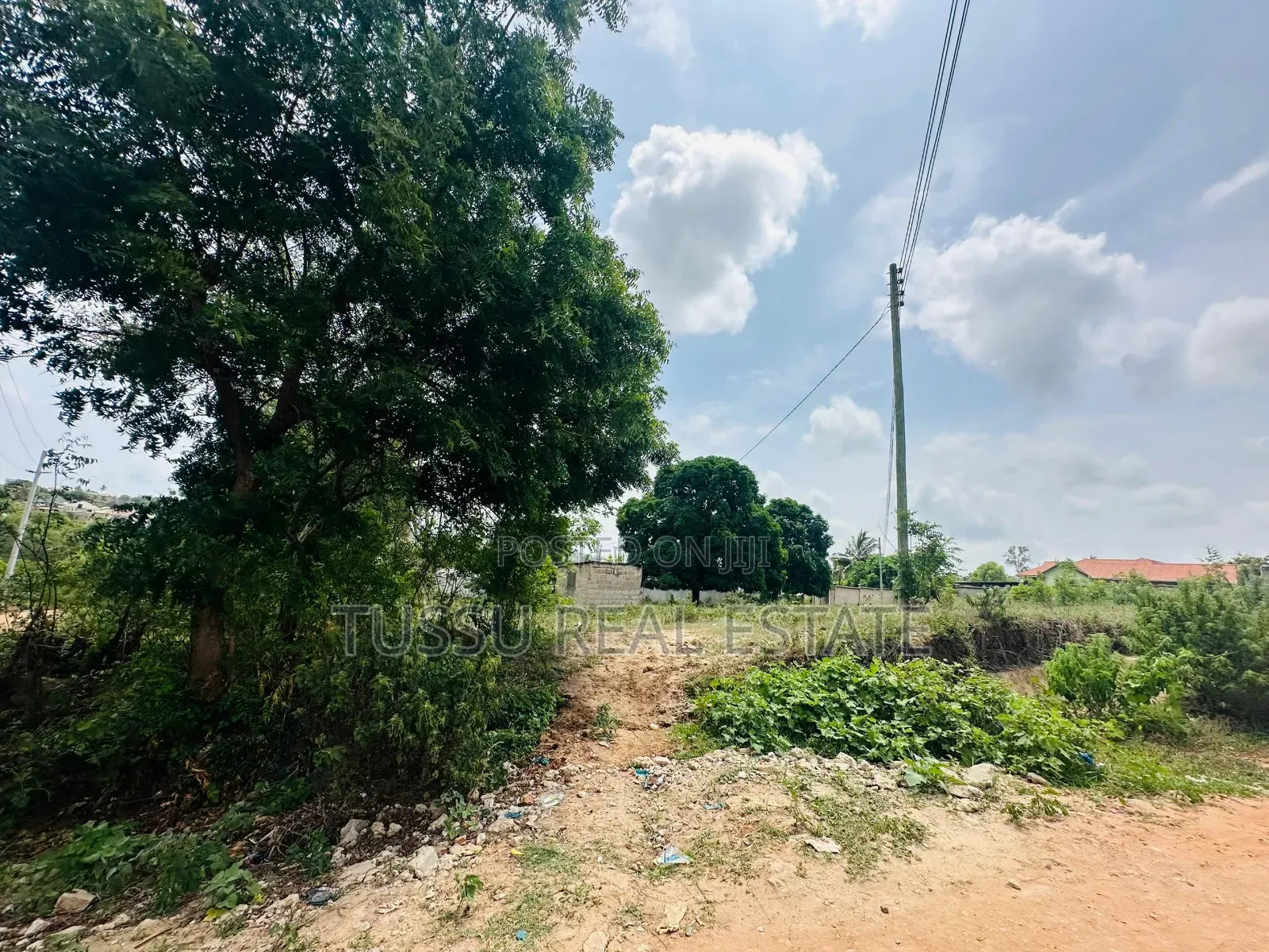 Plot for Sale in Sala Sala
