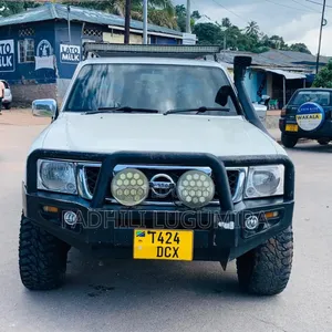 Nissan Patrol 2004 White