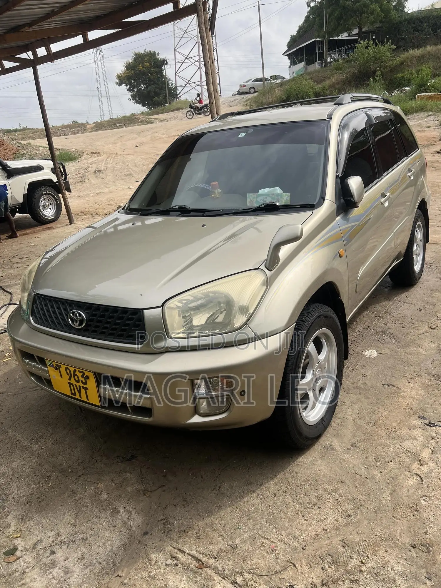 Toyota RAV4 2005 Gold