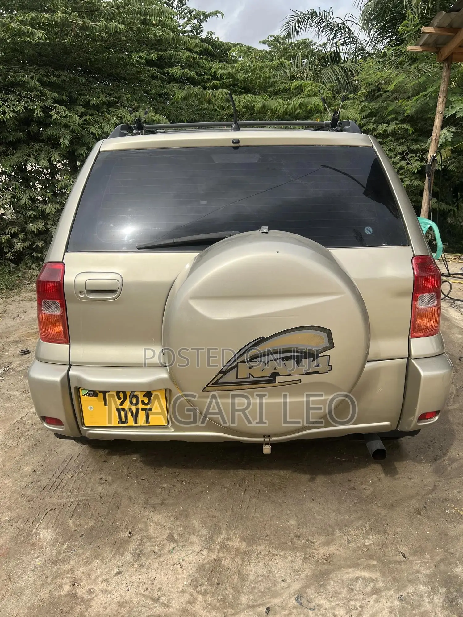 Toyota RAV4 2005 Gold