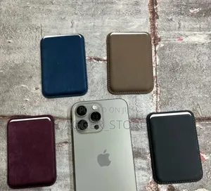 Apple Magsafe Wallet