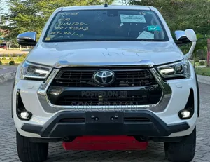 Toyota Hilux 2020 White