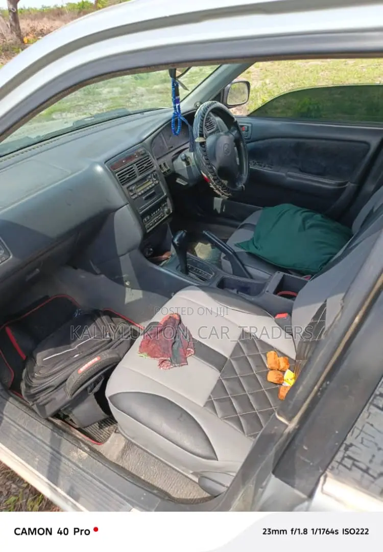 Toyota Carina 2001 Silver