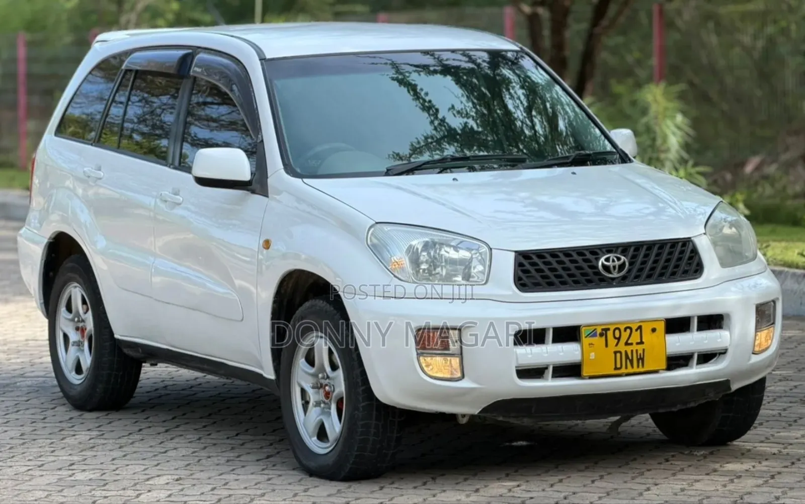 Toyota RAV4 Automatic 2003 White