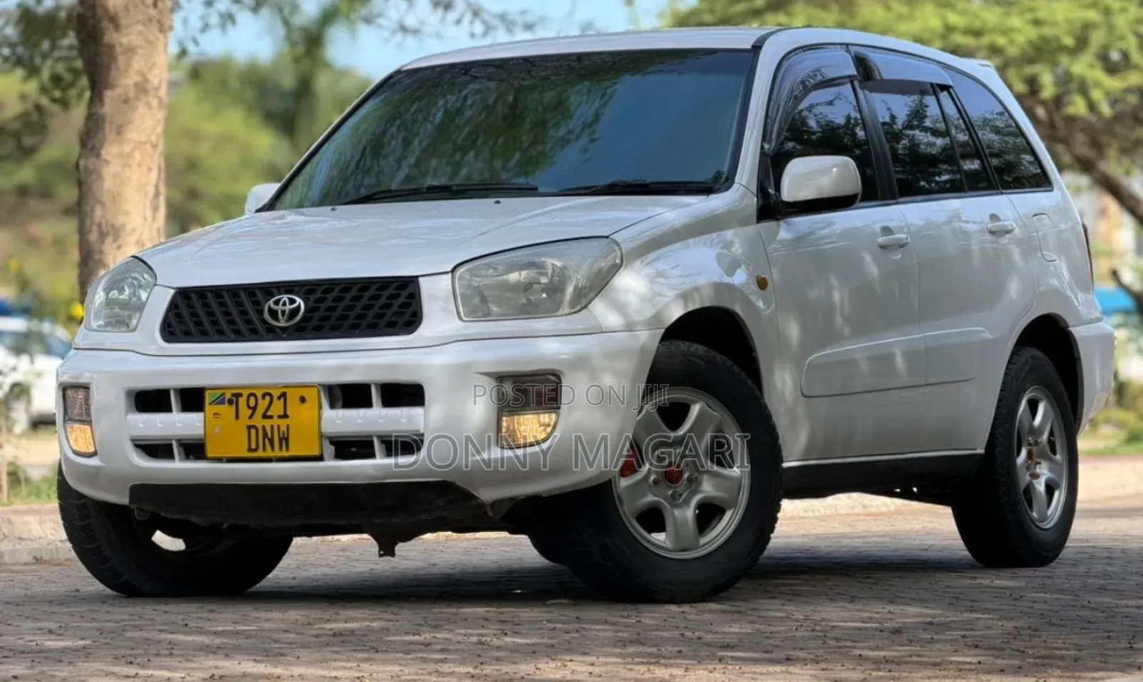 Toyota RAV4 Automatic 2003 White
