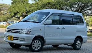Toyota Noah 2001 Silver