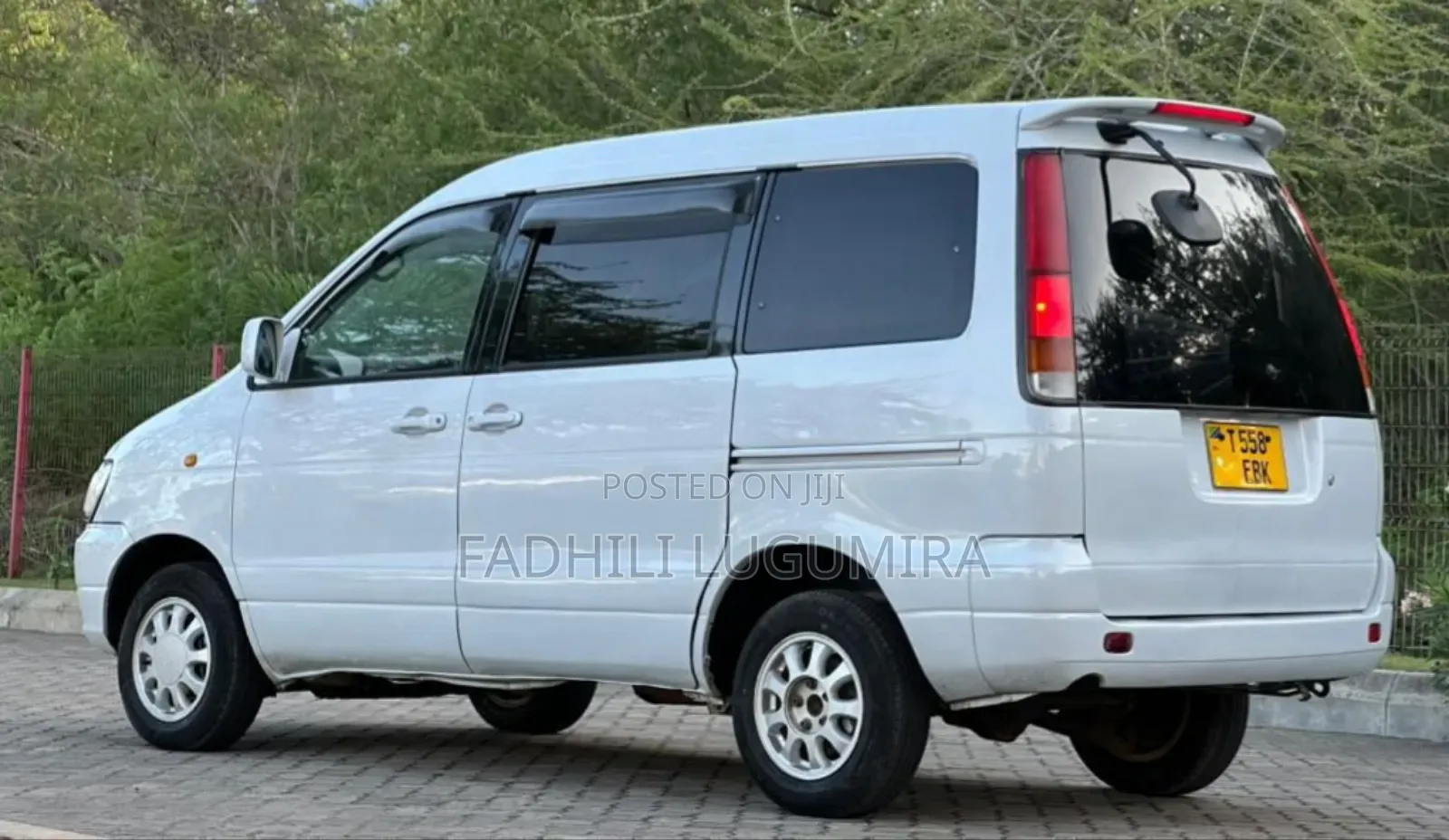 Toyota Noah 2001 Silver