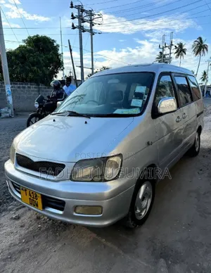 Toyota Noah 2001 Silver