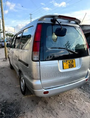 Toyota Noah 2001 Silver