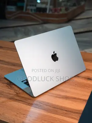 New Laptop Apple MacBook Air 2025 M4 15-Inch 24GB Apple M4 SSD 512GB