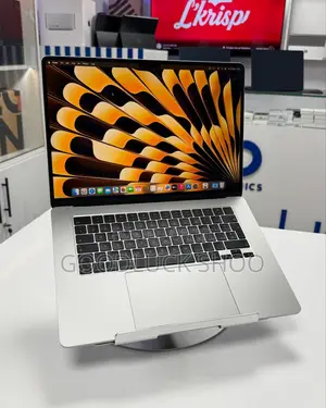 New Laptop Apple MacBook Air 2024 M3 15-Inch 8GB Apple M3 SSD 512GB