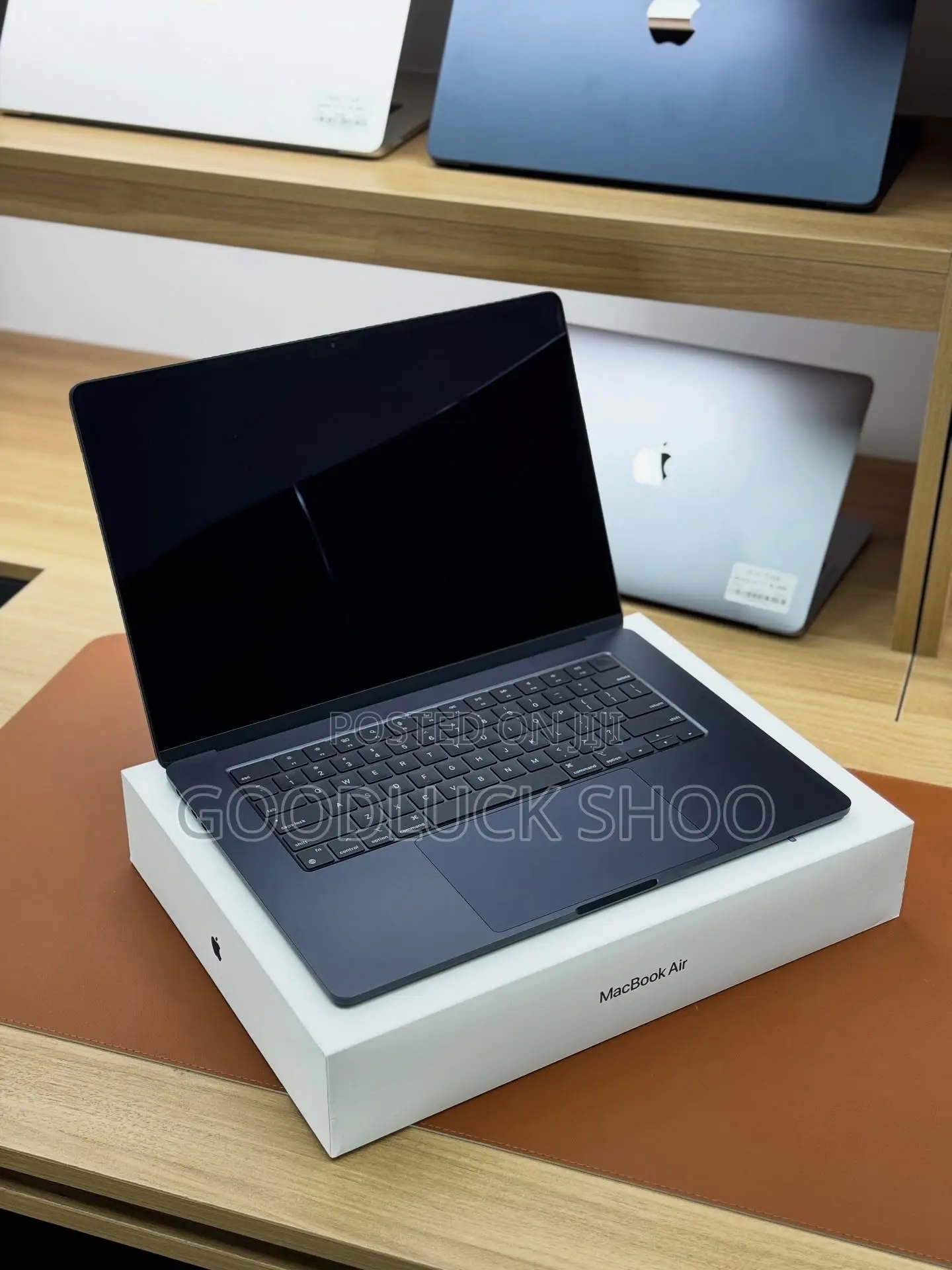 New Laptop Apple MacBook Air 2023 M2 8GB Apple M2 SSD 512GB