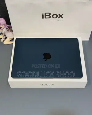 New Laptop Apple MacBook Air 2022 M2 8GB Apple M2 SSD 512GB