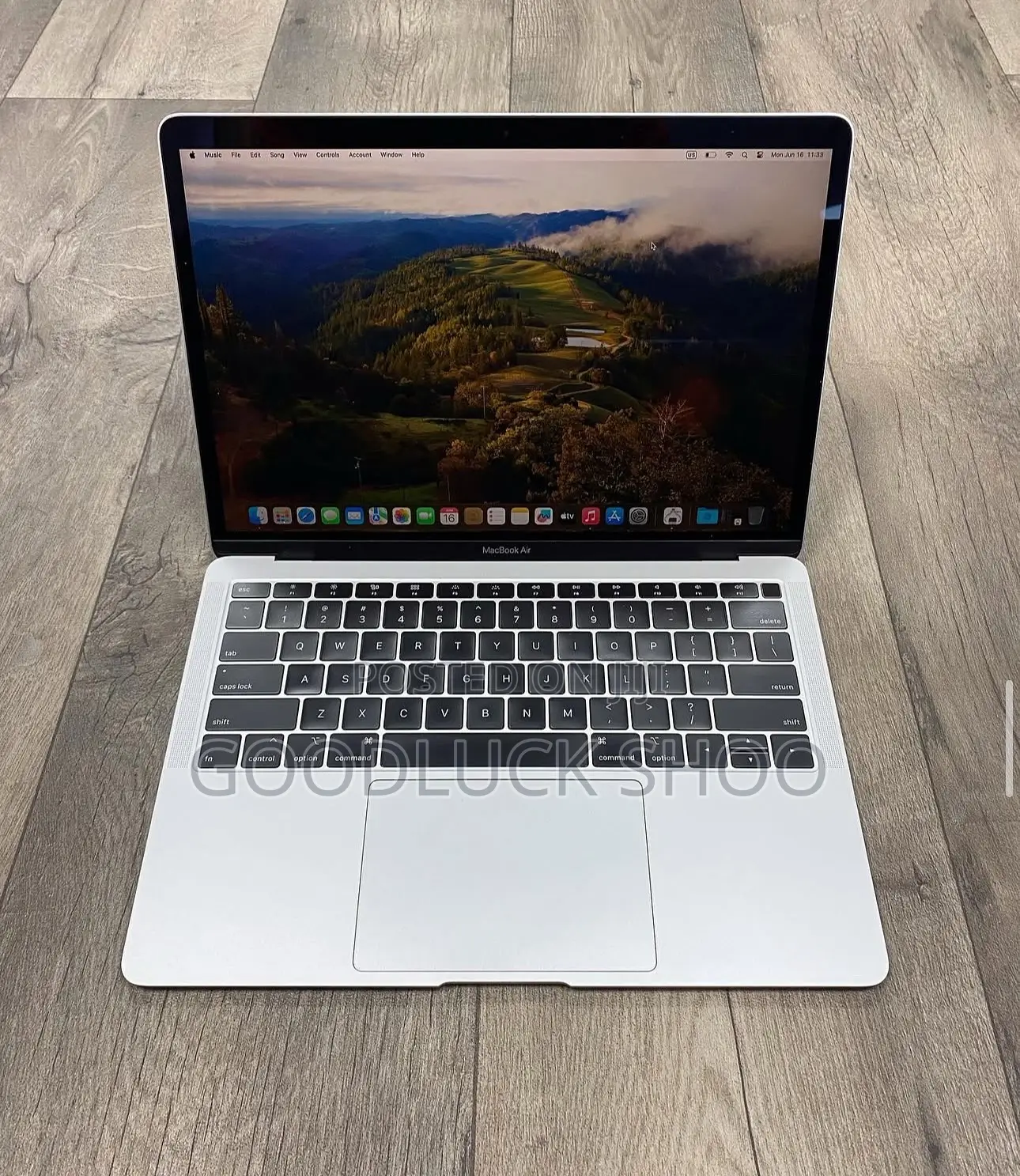 New Laptop Apple MacBook Air 2020 M1 8GB Apple M1 SSD 256GB
