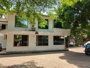 9bdrm House in Mikocheni for sale
