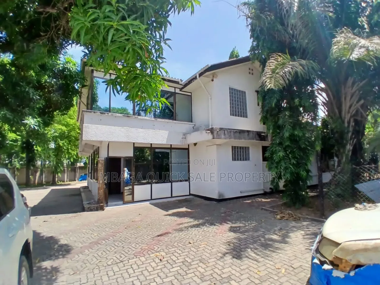 9bdrm House in Mikocheni for sale