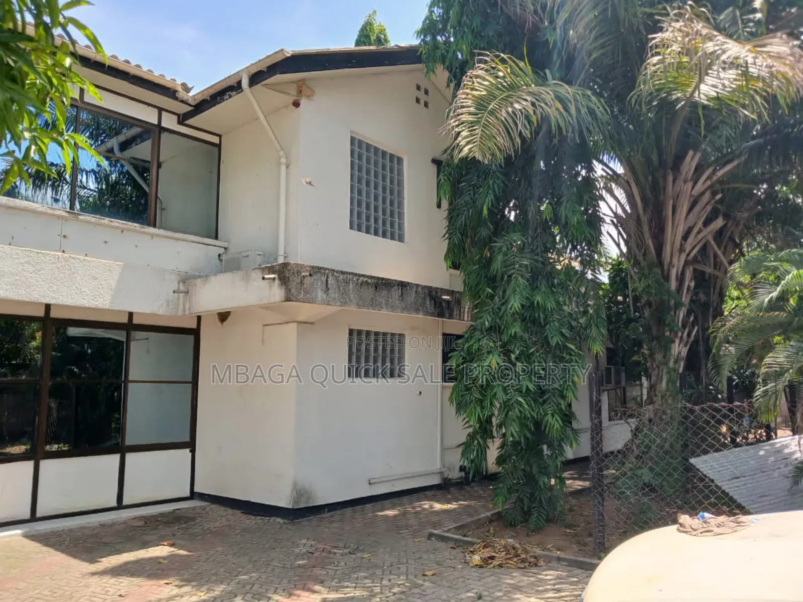 9bdrm House in Mikocheni for sale
