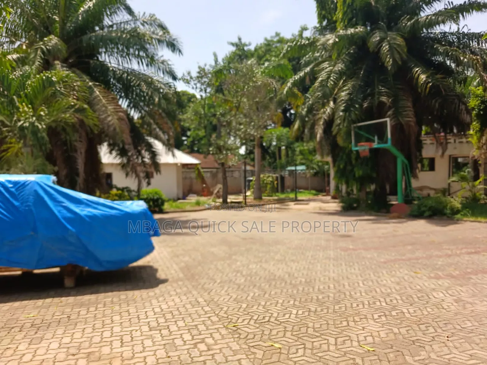 9bdrm House in Mikocheni for sale