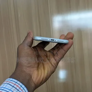 Apple XR 128 GB White