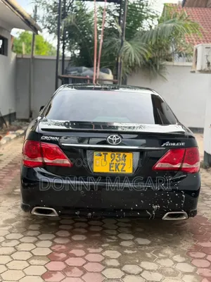 Toyota Crown 2010 Black