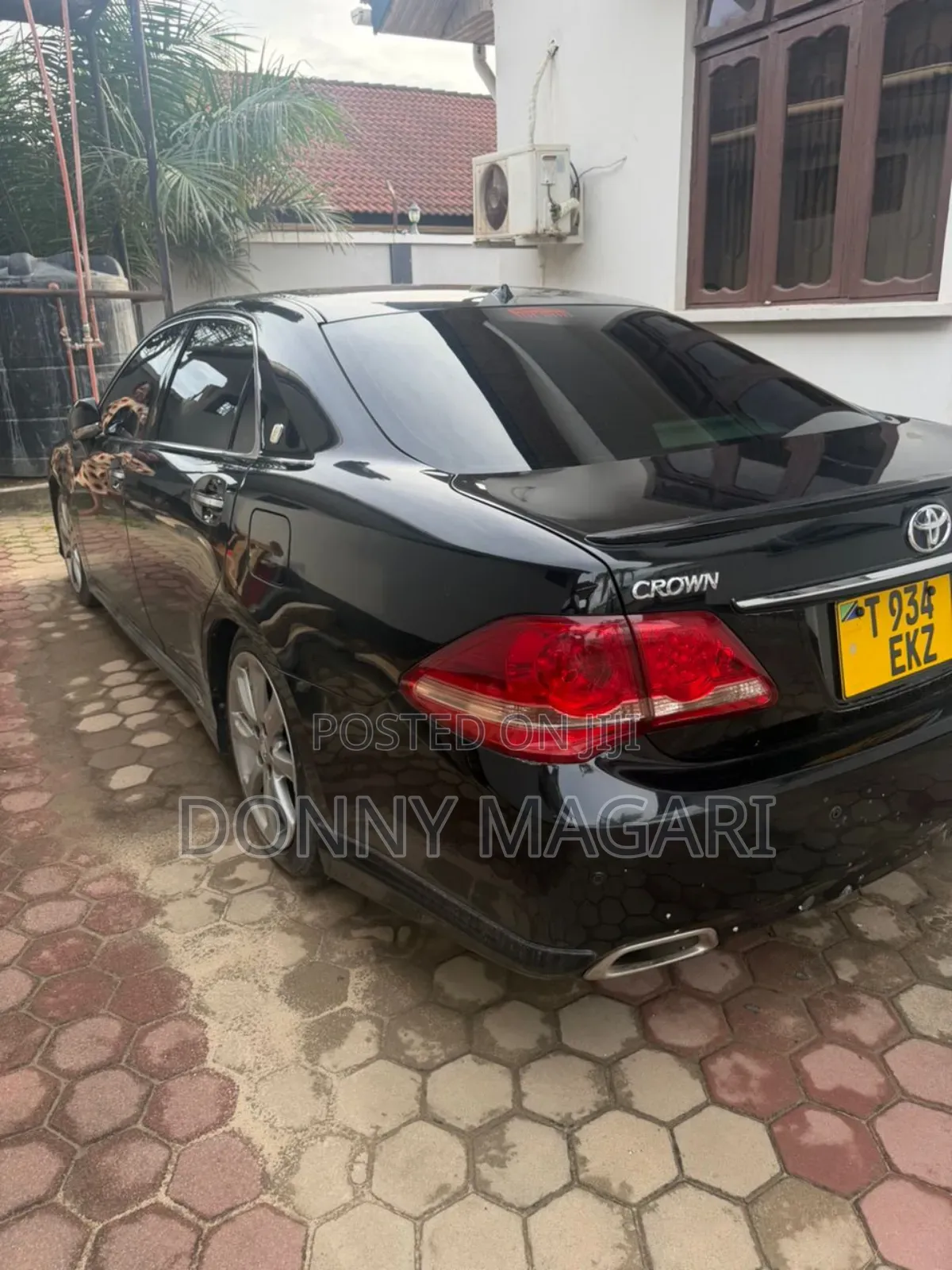 Toyota Crown 2010 Black