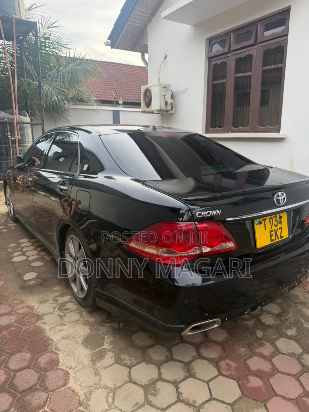 Toyota Crown 2010 Black