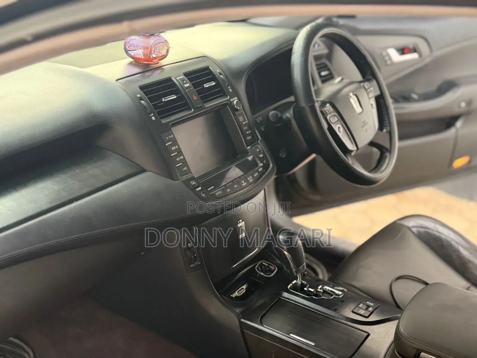 Toyota Crown 2010 Black