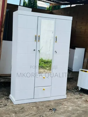 Wardrobe/Kabati Languo Milango Mitatu