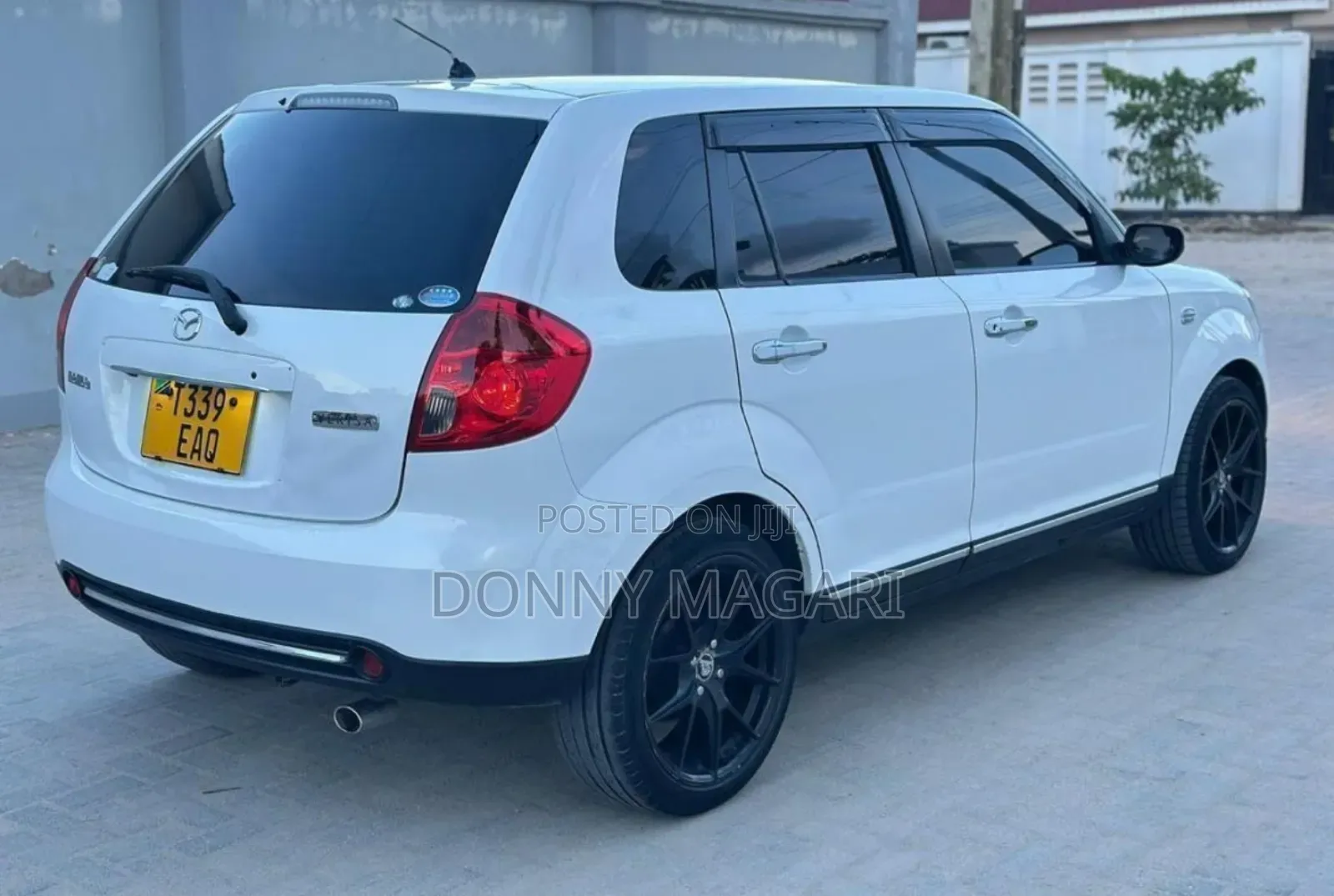 Mazda Verisa 2010 White