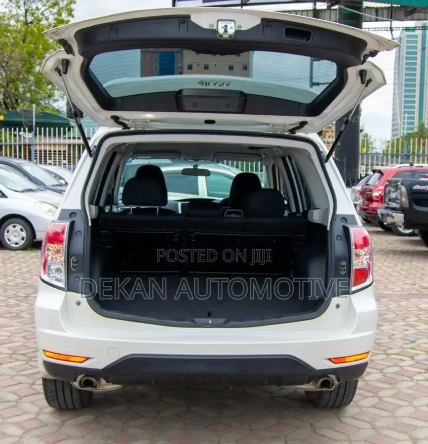 Subaru Forester 2.5X Automatic 2011 White