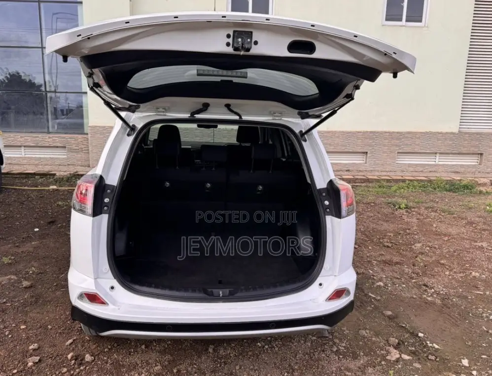 Toyota RAV4 2017 White