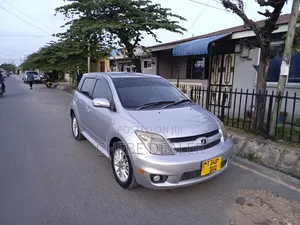 Toyota IST 2006 Silver