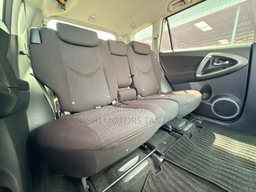 Toyota Vanguard 2008 White