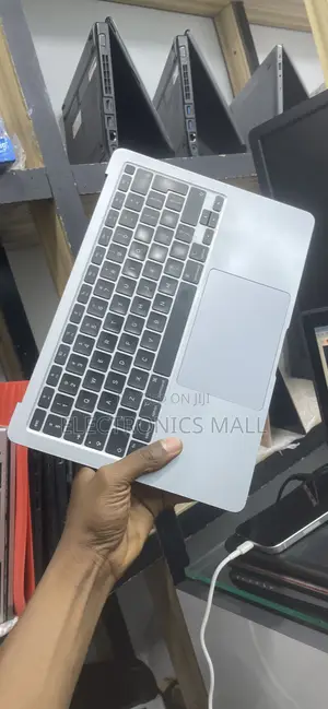 Mac Book Air M1 Chip Keybody