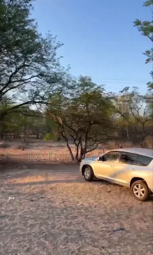 Plot Ya Ekari 10 Inayogusa Lami Inauzwa Mikumi Mjini, Morogoro