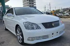 Toyota Crown Royale 2005 White