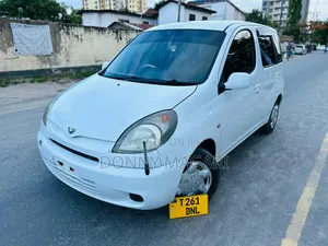 Toyota Fun Cargo 2004 White