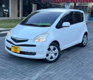 Toyota Ractis 1.3 FWD 2008 White