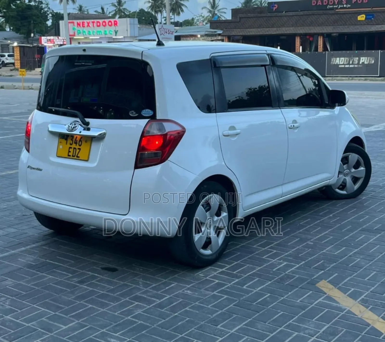 Toyota Ractis 1.3 FWD 2008 White