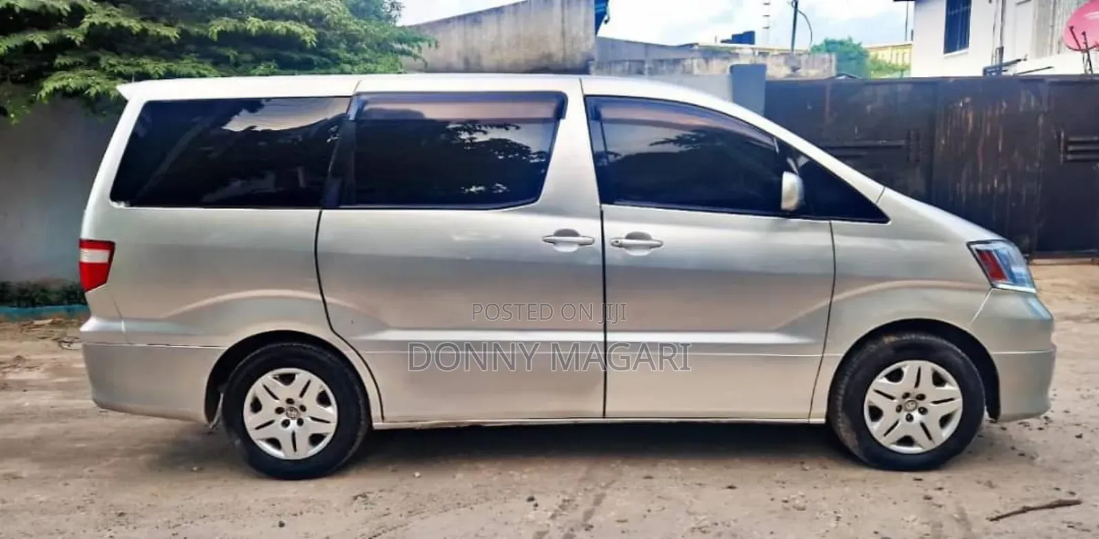 Toyota Alphard 2.4 Petrol AWD 2005 Silver