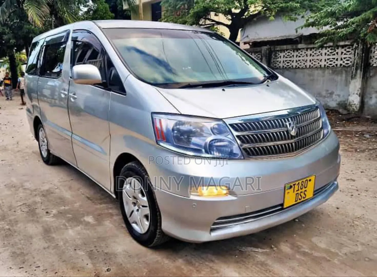 Toyota Alphard 2.4 Petrol AWD 2005 Silver
