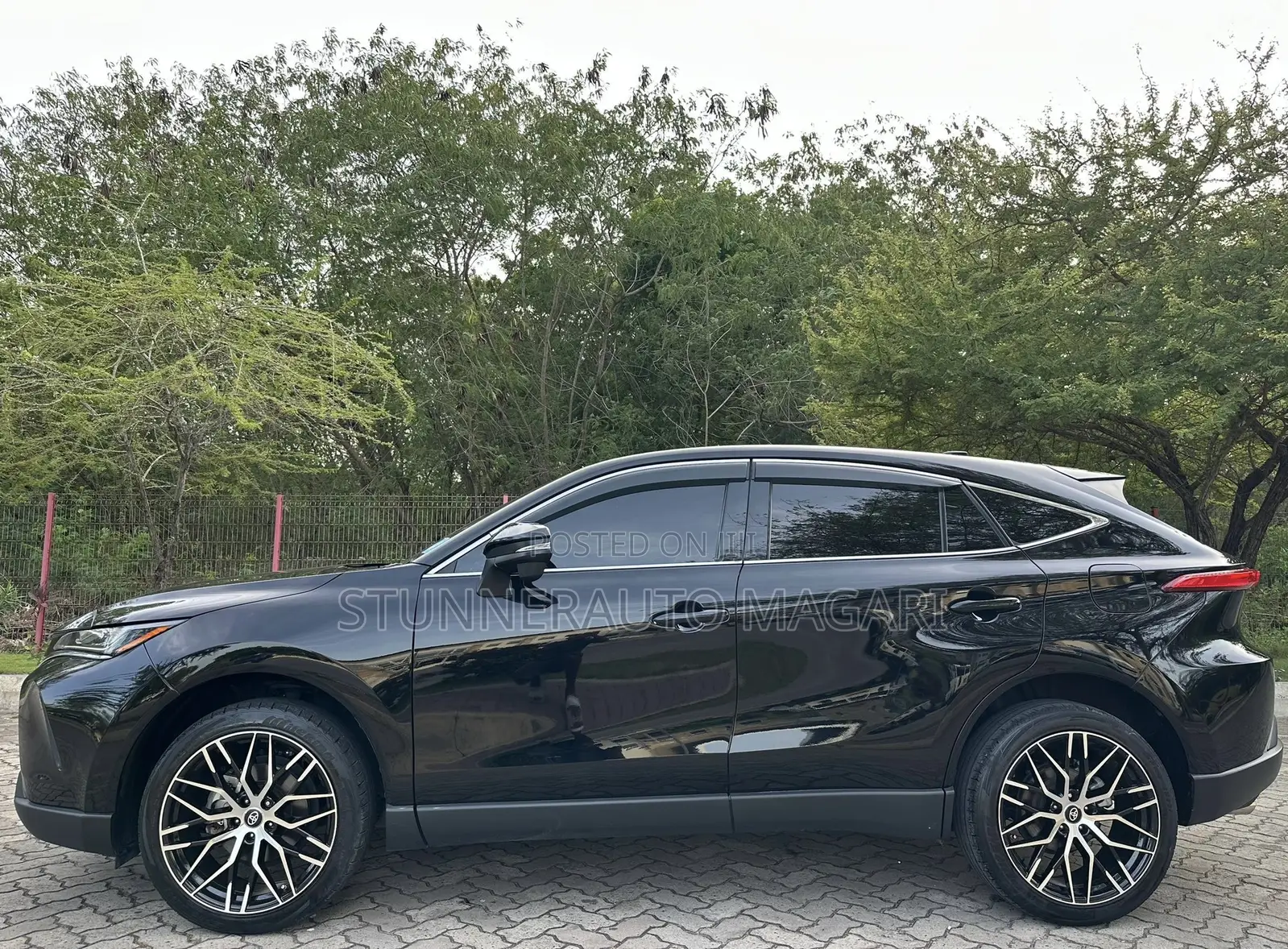 Toyota Harrier 2022 Black