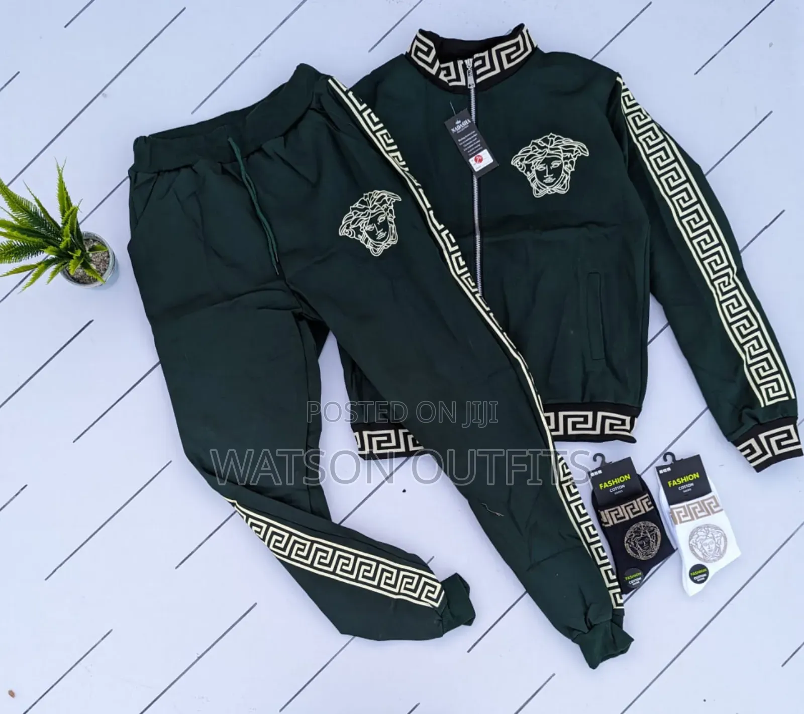Clothing Sets Mpya Na Original Za Rangi Nne Na Design Classical