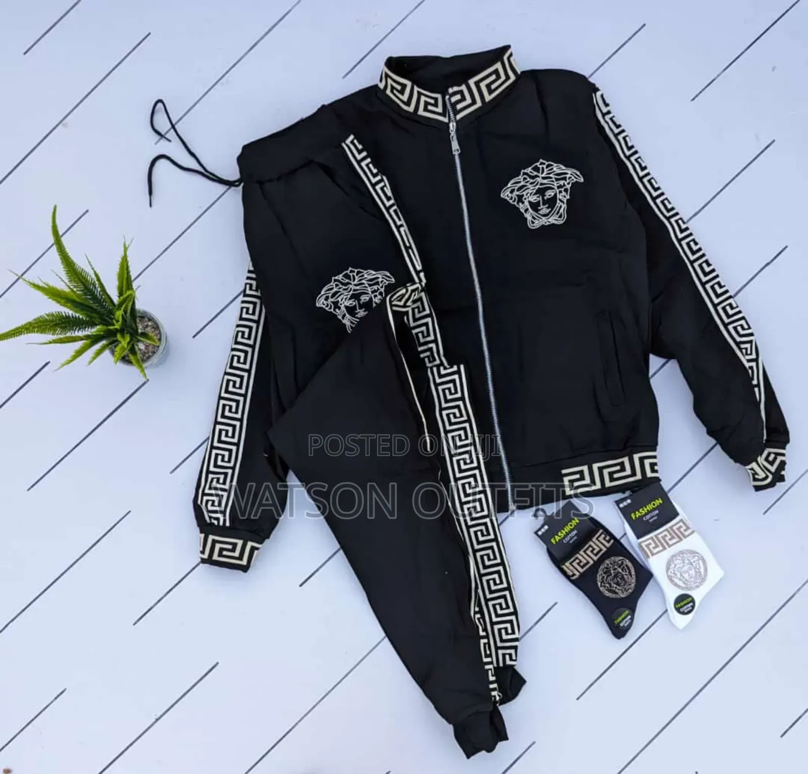 Clothing Sets Mpya Na Original Za Rangi Nne Na Design Classical