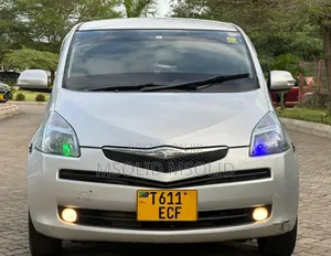Toyota Ractis 2006 Silver