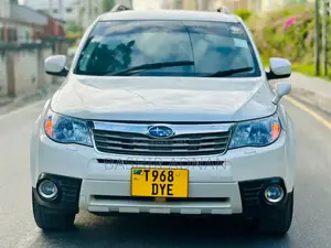 Subaru Forester 2010 Pearl