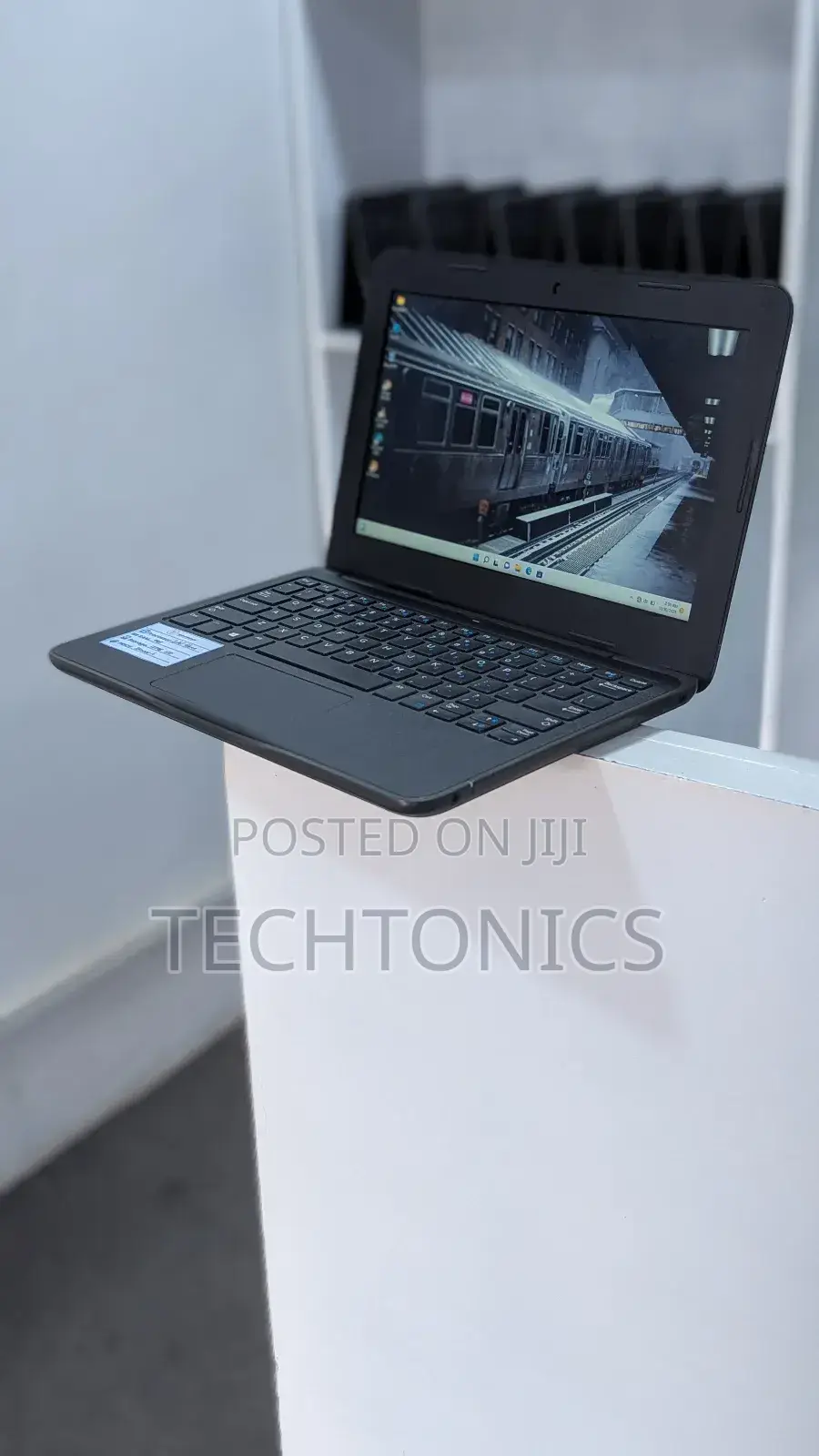 Laptop Dell Latitude 3189 4GB Intel SSD 128GB