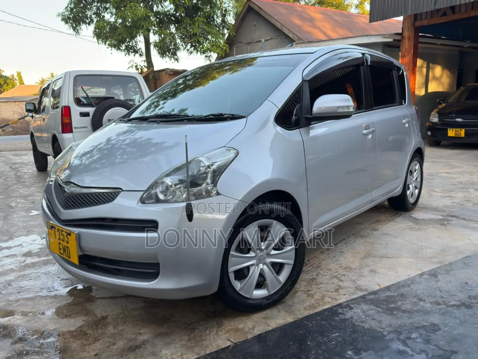 Toyota Ractis 1.3 FWD 2008 Silver