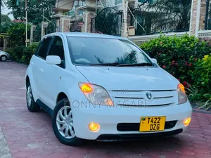 Toyota IST 2004 White